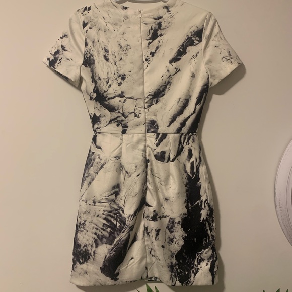 Moving sale! Cut out dress - Picture 2 of 5